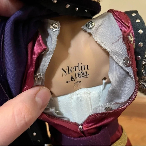 Franklin Mint Merlin Magician Wizard Camelot Series Porcelain Doll Hat Staff - Picture 10 of 12